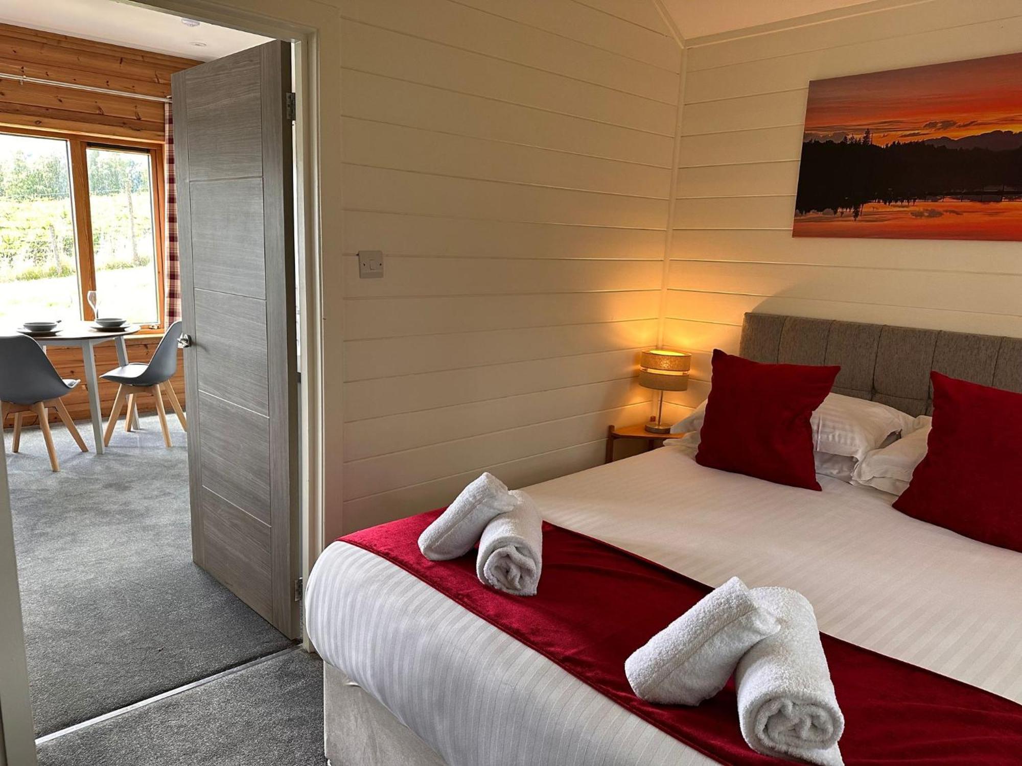 Kinnaird Woodland Lodges 皮特洛赫里 外观 照片